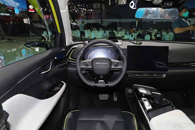 10万出头就有华为鸿蒙系统和整车OTA升级 是谁家造车这么内卷？