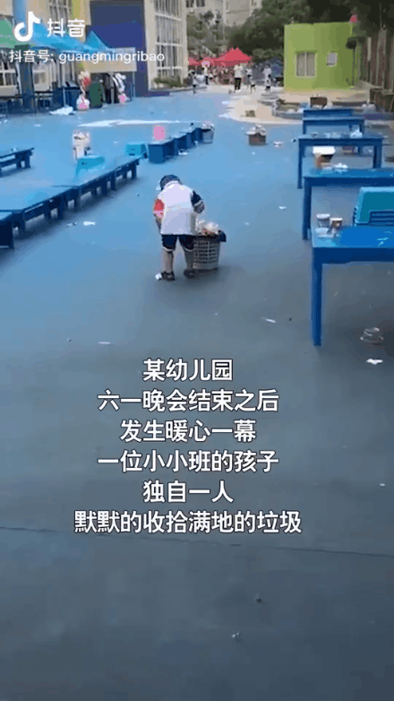 这样的孩子长大还得了？太！可！爱！了！吧