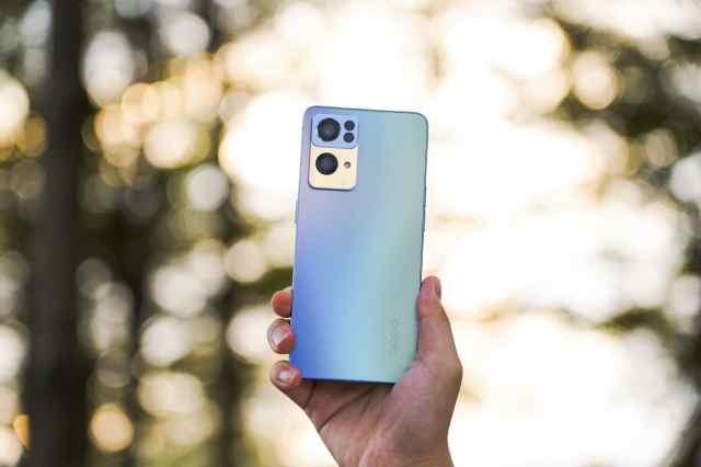 谁说直角设计没有好手感？OPPO Reno7 Pro有话要说