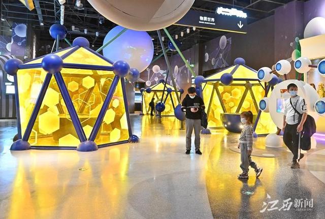 省科技馆新馆试运行火爆