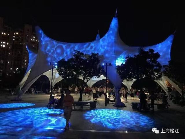 上海松江中展爱琴海泛光照明工程