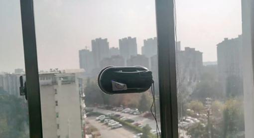 擦窗机器人本领大比拼！贵的未必是对的……