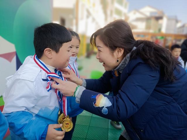 运动悦童心 健康强国梦
