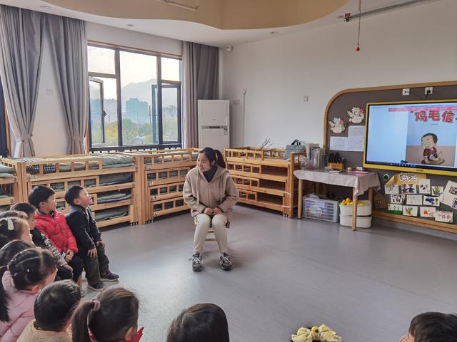 江北实验幼儿园：党员教师讲故事 红色经典润童心