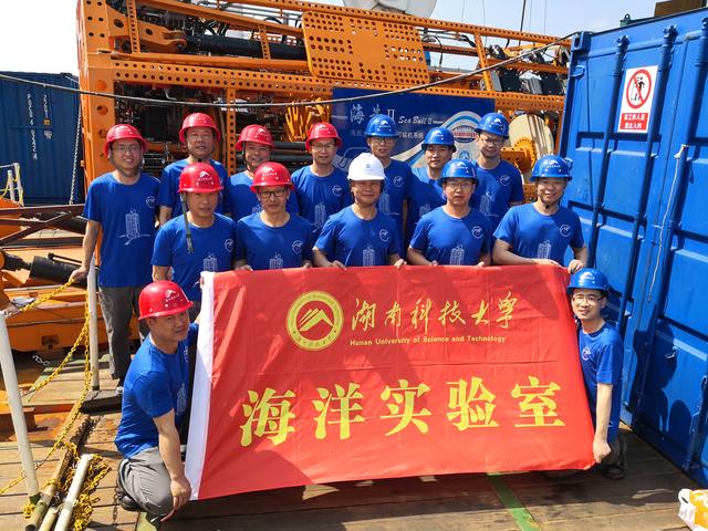 尾矿坝出现浅层裂缝应采取什么措施最合理