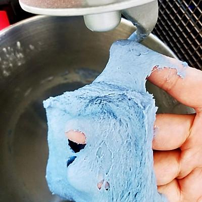 这道浪漫蝶豆花欧包，最适合宝宝吃