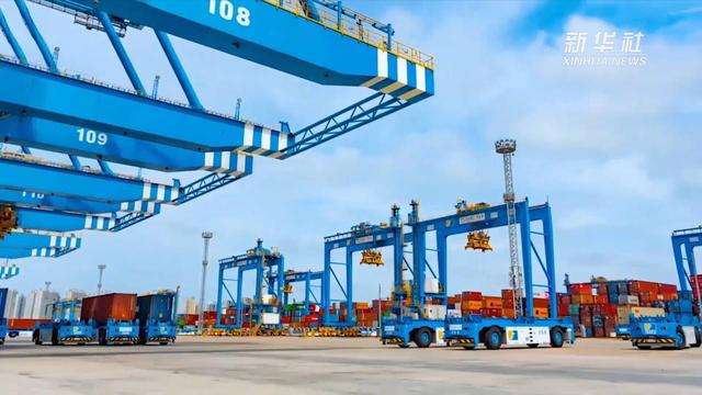 山东港口青岛港：自动化无人码头玩转“黑科技”