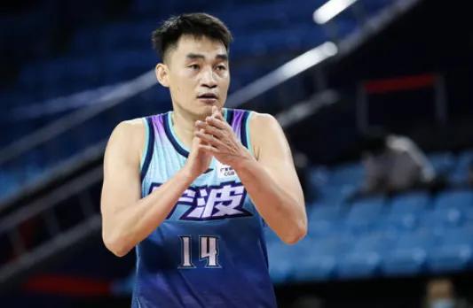 张彪表哥尽力了张彪全场砍下21分4张彪妻子