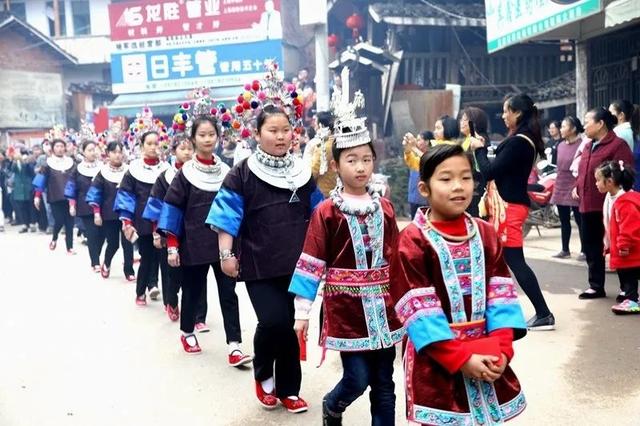少数民族春节的风俗有哪些（少数民族春节的风俗和礼仪）