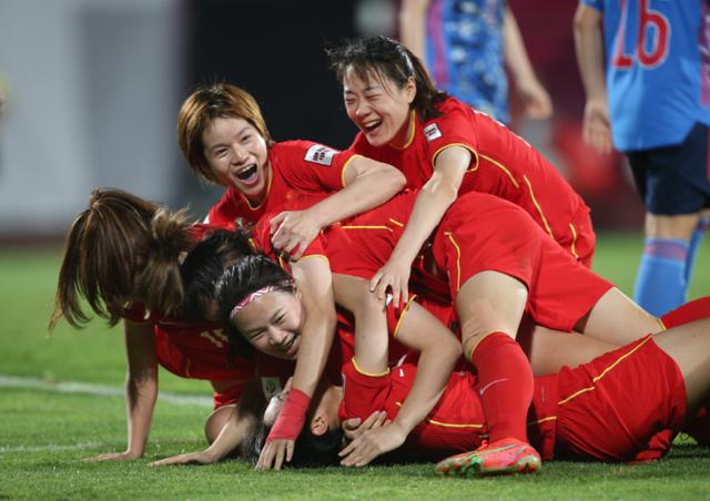 女足亚洲杯半决赛，中国女足战胜日本
