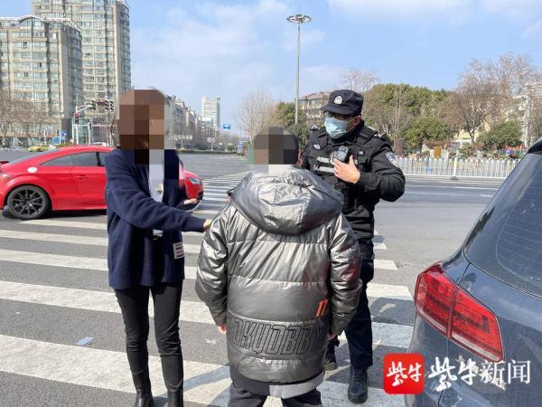 孩子情绪失控离家出走(辅导孩子作业,情绪失控怎么办)