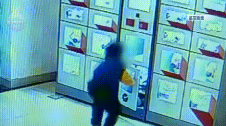 6岁男童被困在昆明一小区自动贩货机内，家长索赔100万元