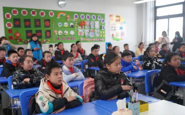 正式开课 | 溧阳法院：2022年“延时‘法’课堂 护航‘他’成长”开启新学期第一课