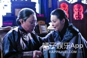 发疯文学又加一人！袁立爆斯琴高娃打羊胎素，她这么疯没人管？