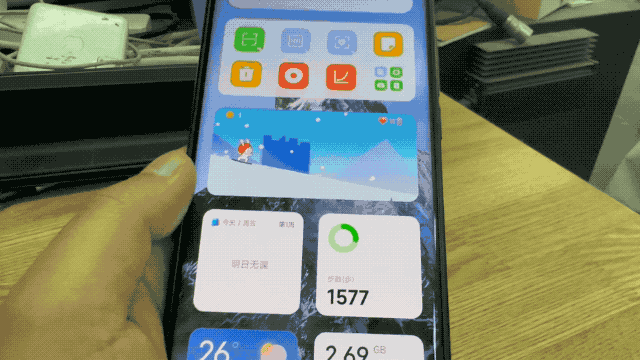 手机 6 大系统横评，谁的负一屏最好用？