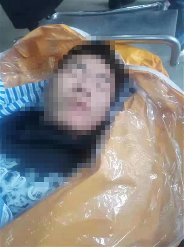 云南17岁职校生在工厂实习时身亡，家属：孩子多次请病假未获批准