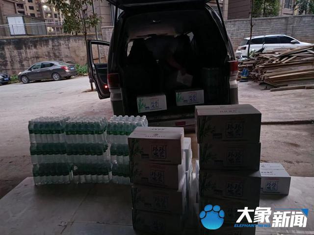 坠机现场发现身份证钱包等物品！当地人连夜给救援人员送饮用水