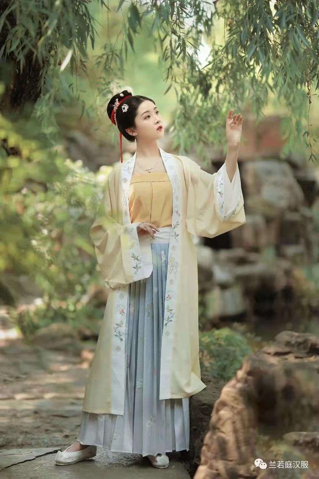 焦点分析｜又一家汉服品牌被卷死了，可你还没入坑