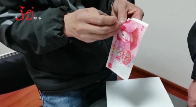 男子自己做“钱”花：要多像有多像