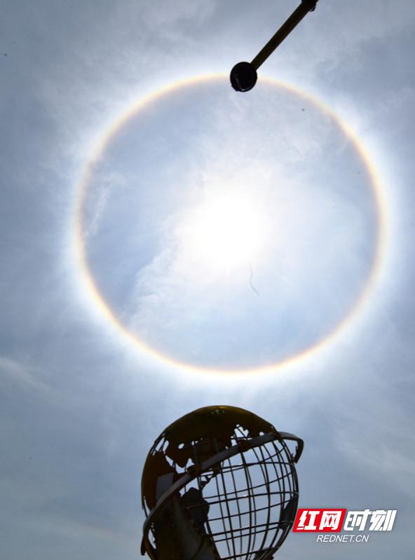 嘉禾：天空现日晕 太阳戴“美瞳”