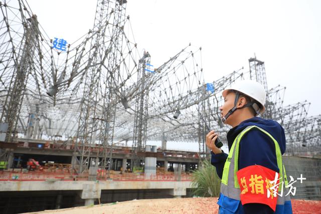 珠海机场新航站楼“湾区之翼”雏形初现，“碧波银贝”造型正式亮相
