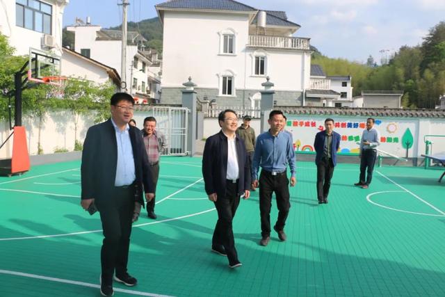 县委书记徐树斌在江湾镇人大代表联络站开展优化营商环境专题接待选民活动并督导重点工作