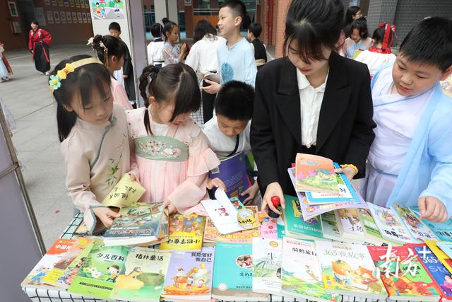书香溢校园，“4·23世界读书日”春日阅读活动走进潮南校园