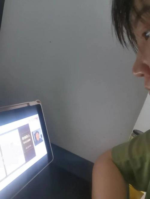 经典引领成长，育源中学云上悦读进行时