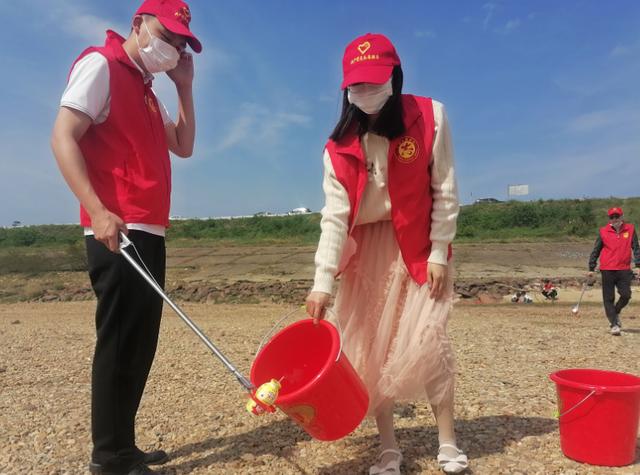 李渡镇人大：开展迎接“4·22”世界地球日志愿活动