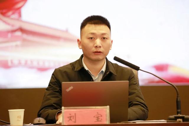 市检察院举办学习贯彻党的十九届六中全会精神专题辅导报告会