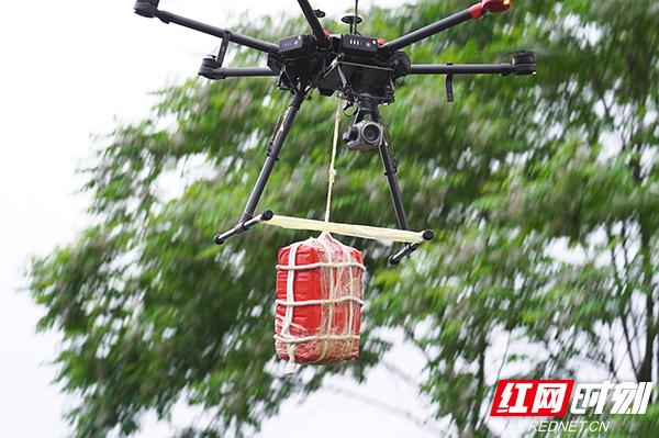 军地携手 水陆空联动 怀化开展防汛抢险暨山洪地质灾害防御演练