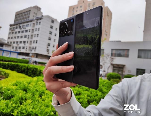 vivo X Fold影像实测，折叠拍照也太有意思了