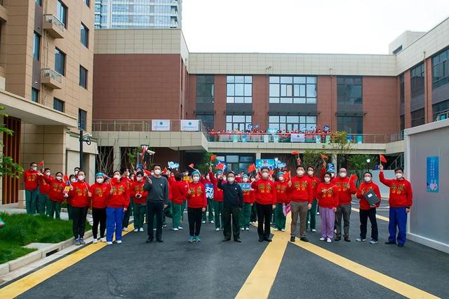 刚刚,上海通报:六区符合社会面基本清零标准;1100万人近期将离开上海?回应来了