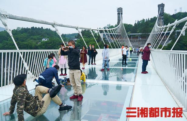 不负春光！“五一”假期第二天，张家界旅游持续升温