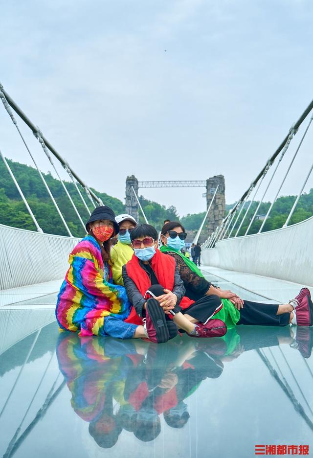 不负春光！“五一”假期第二天，张家界旅游持续升温