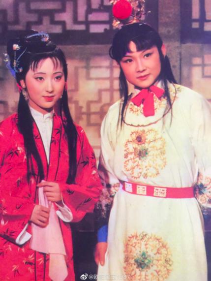 87版《红楼梦》35周年，“贾宝玉”扮演者欧阳奋强发文：当年播出后毁誉参半