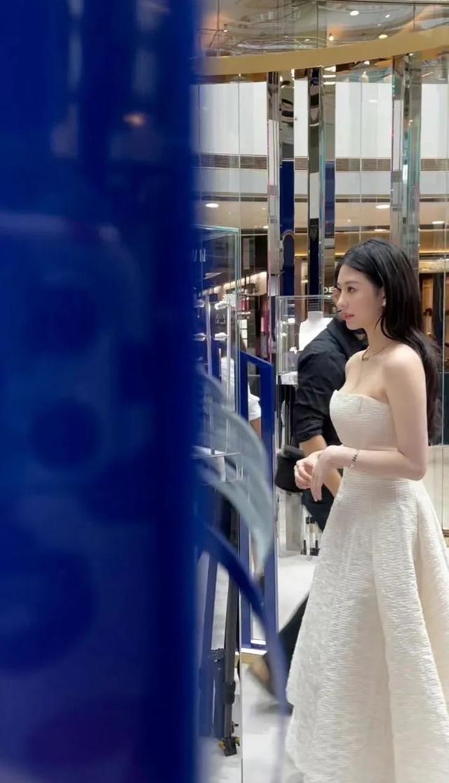 01年的沈月演不了小昭？不可惜