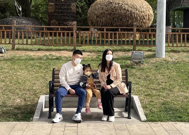 网购“小白”变身专业主播——厄瓜多尔姑娘在华十年的幸福生活