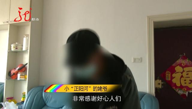 女婴被遗弃垃圾桶 18岁母亲现身