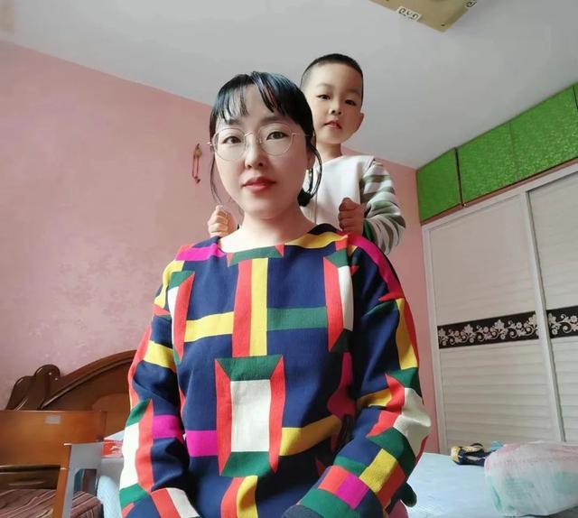 铁山中心幼儿园开展"亲亲母亲节 妈妈我爱你"母亲节活动