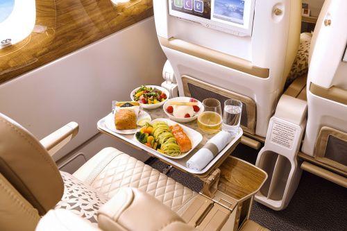 阿联酋航空空正式推出全套高端经济舱服务。

