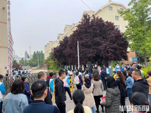 “我们班上至少3/4的同学参加了！”高中自招开考，冬奥元素进入试题，考生报考热度高