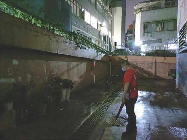 暴雨这几天，罗湖的TA们这样过……有TA们，太安心！
