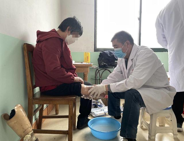 全国助残日｜海阳残联为30名贫困残疾人免费适配假肢