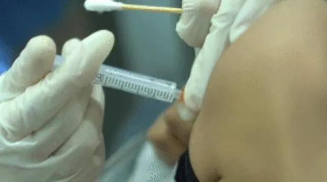 外省姑娘赶来打九价HPV疫苗，本地人却抢不到？