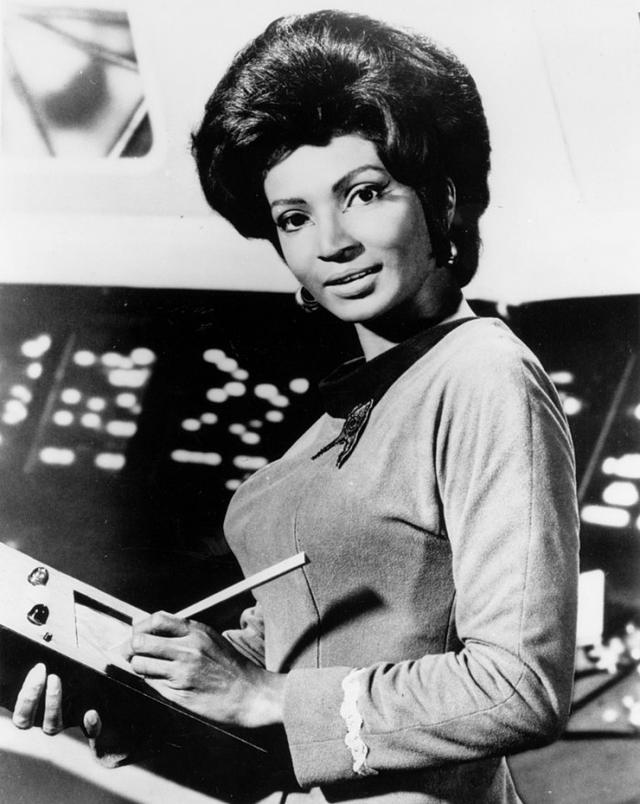  Star Trek The Original Series Actor Nichelle Nicks Who Played Uhura Dies At 89 Luju Bar