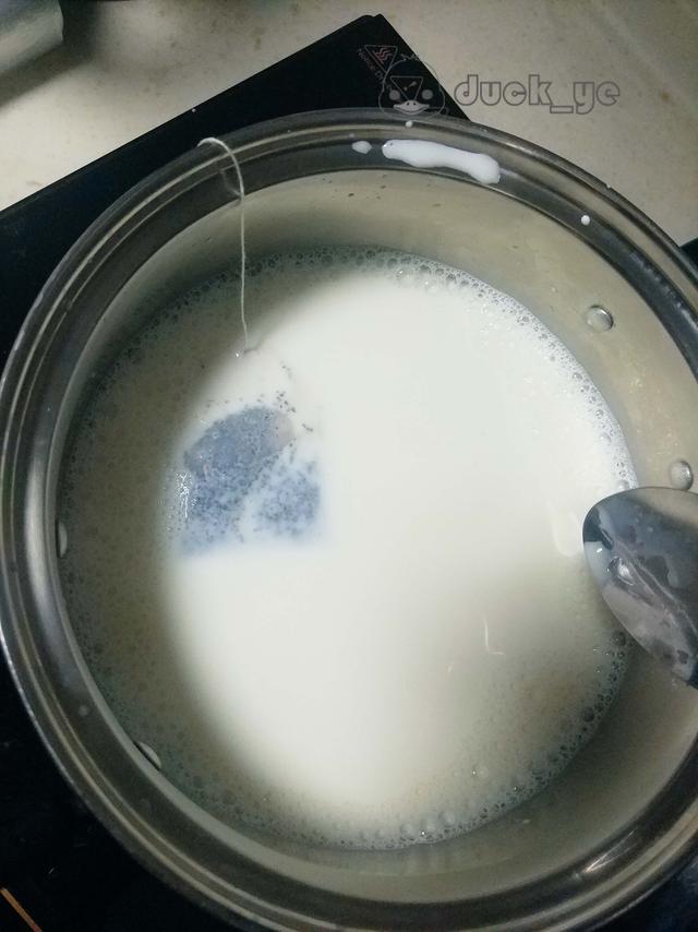 在家如何做奶茶，自己在家里如何做奶茶（别再傻傻的花二三十去外面买奶茶）