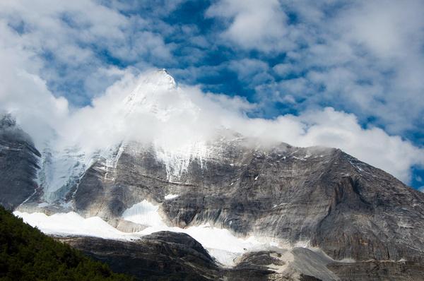 上海贡嘎山环线户外探险运动，香格里拉大环线