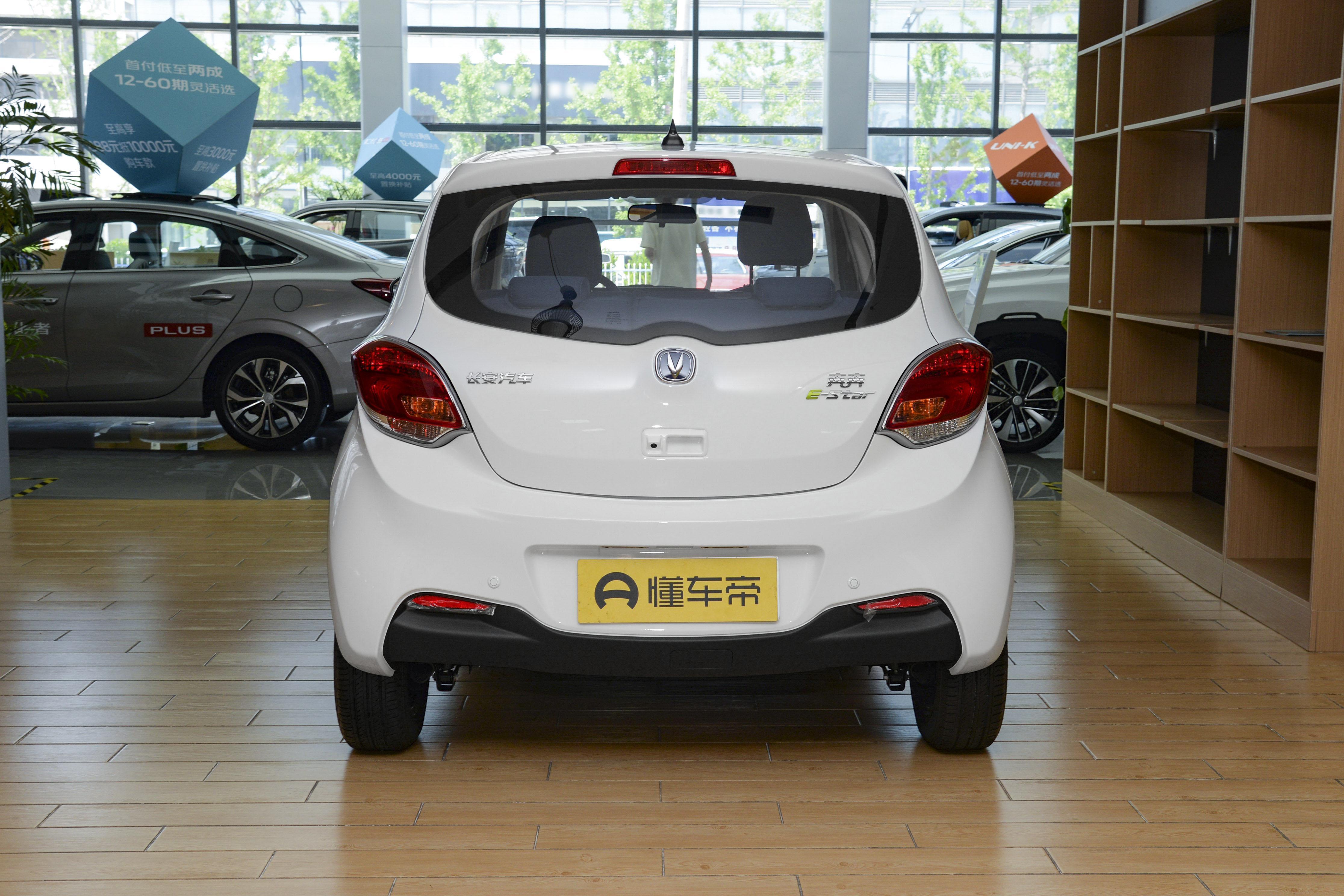 长安奔奔新能源e-star2022款(续航310km,深入体验奔奔e-star)