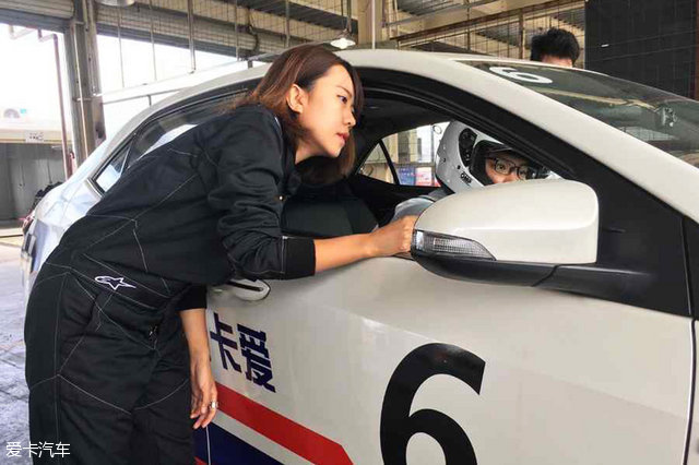雷凌双擎肇庆赛车场“狂飙”